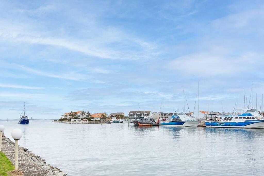 Ferienwohnung Waterfront Townhouse - Picturesque Marina Views Port Lincoln Exterior foto