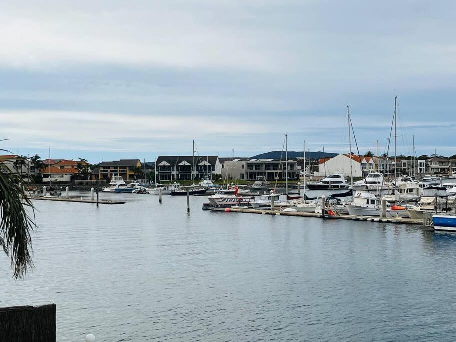 Ferienwohnung Waterfront Townhouse - Picturesque Marina Views Port Lincoln Exterior foto